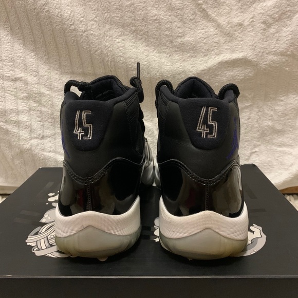 Jordan 11 SpaceJam size 10 - Picture 3 of 4